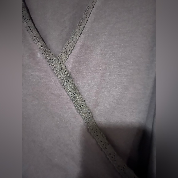 Women’s top - Picture 2 of 7